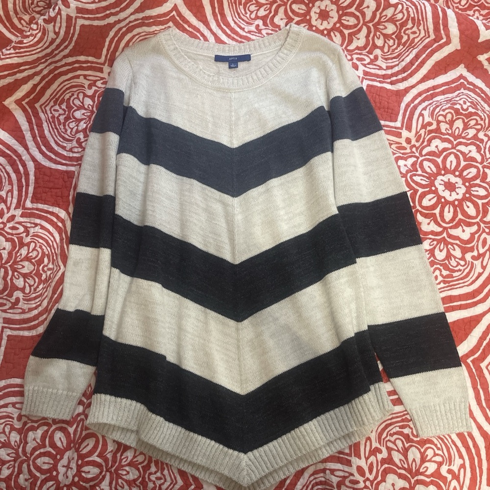Apt. 9 Black and Cream Chevron Crew Neck Sweater